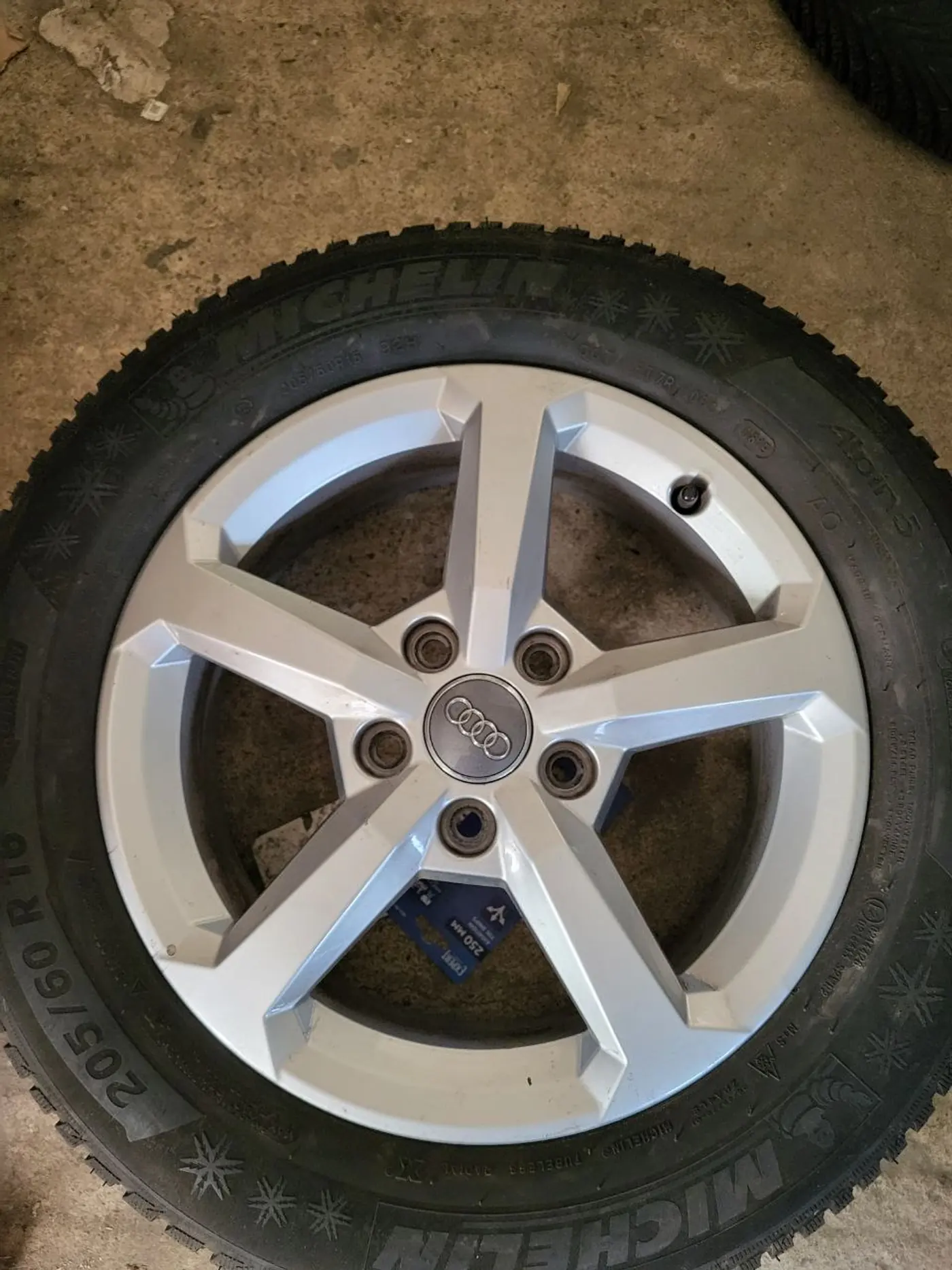 6.5xR16 5 112 ET43 DIA57.1 к Audi Q2