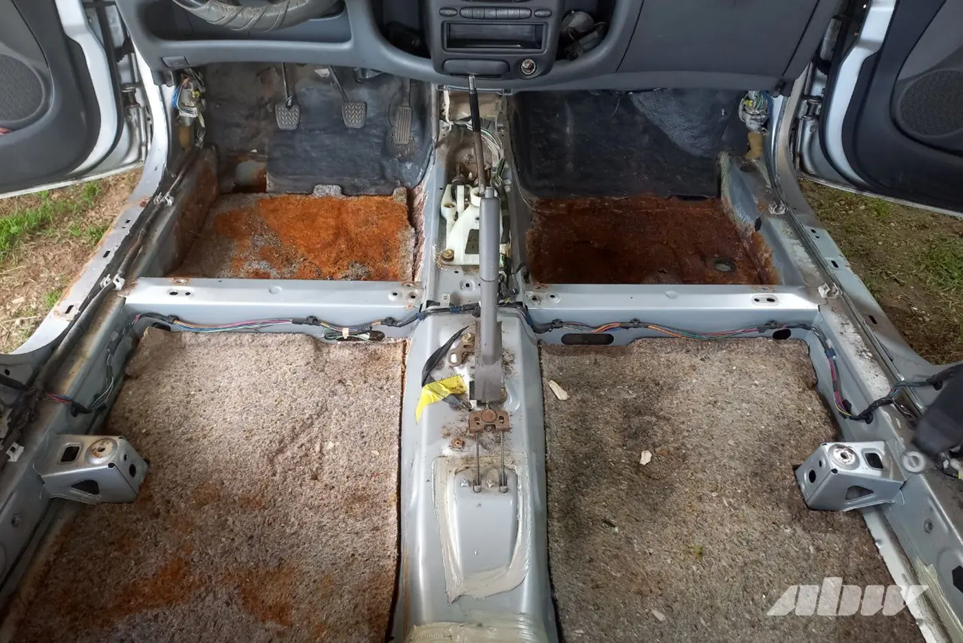 Разбираем старенькую Toyota за 5400 рублей: вот что увидели и сколько уже потратили