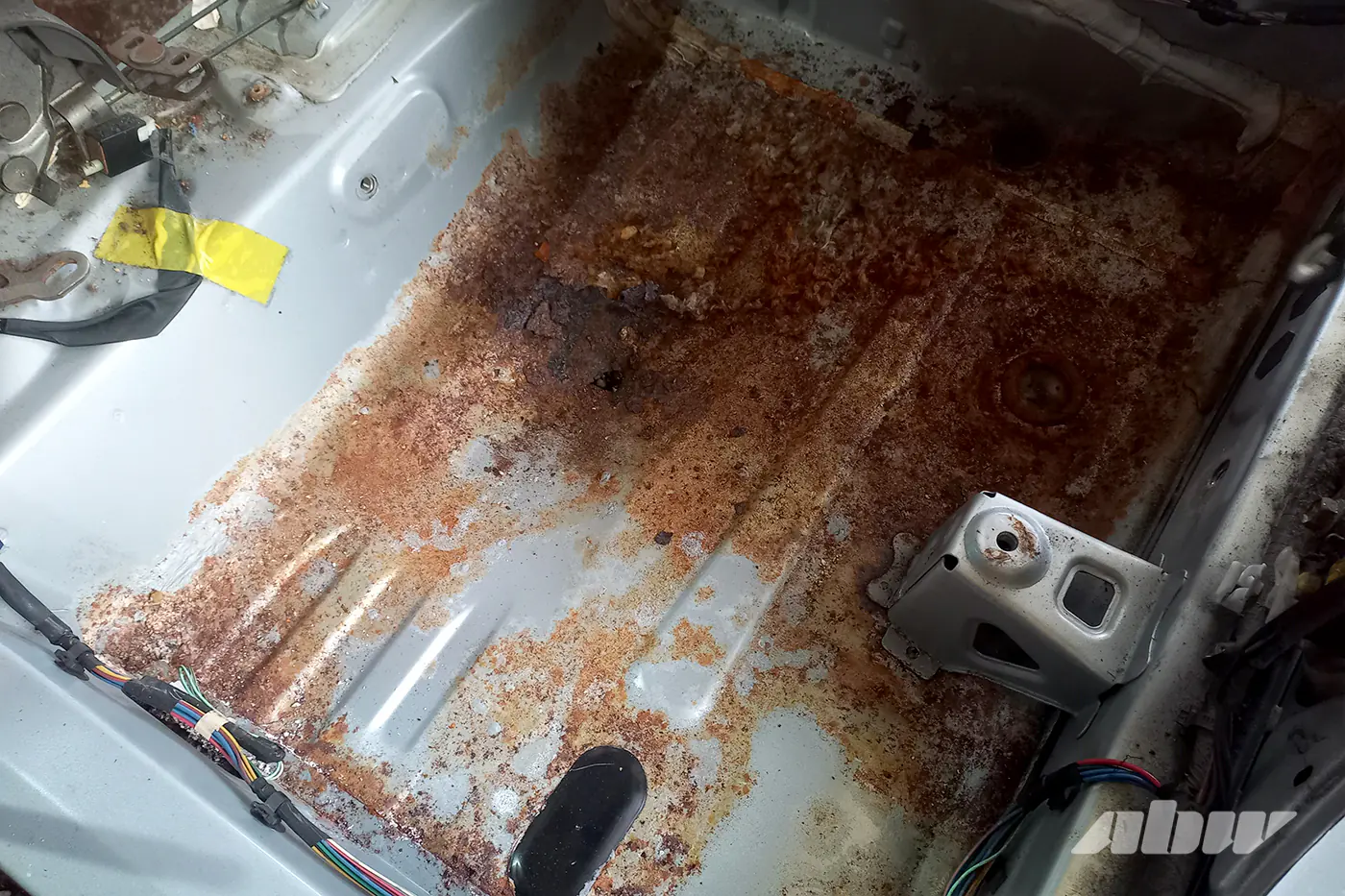 Разбираем старенькую Toyota за 5400 рублей: вот что увидели и сколько уже потратили