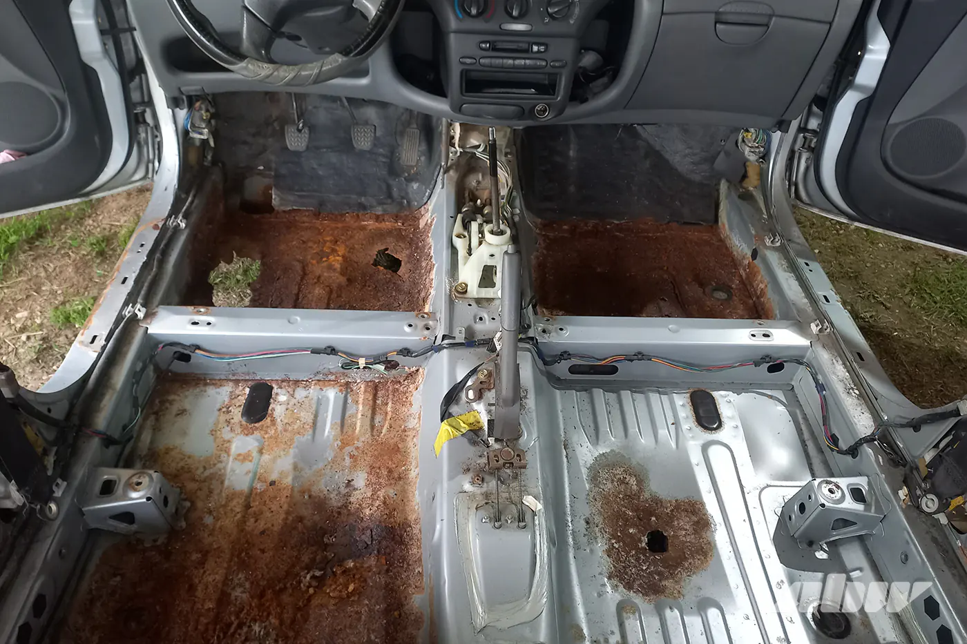 Разбираем старенькую Toyota за 5400 рублей: вот что увидели и сколько уже потратили