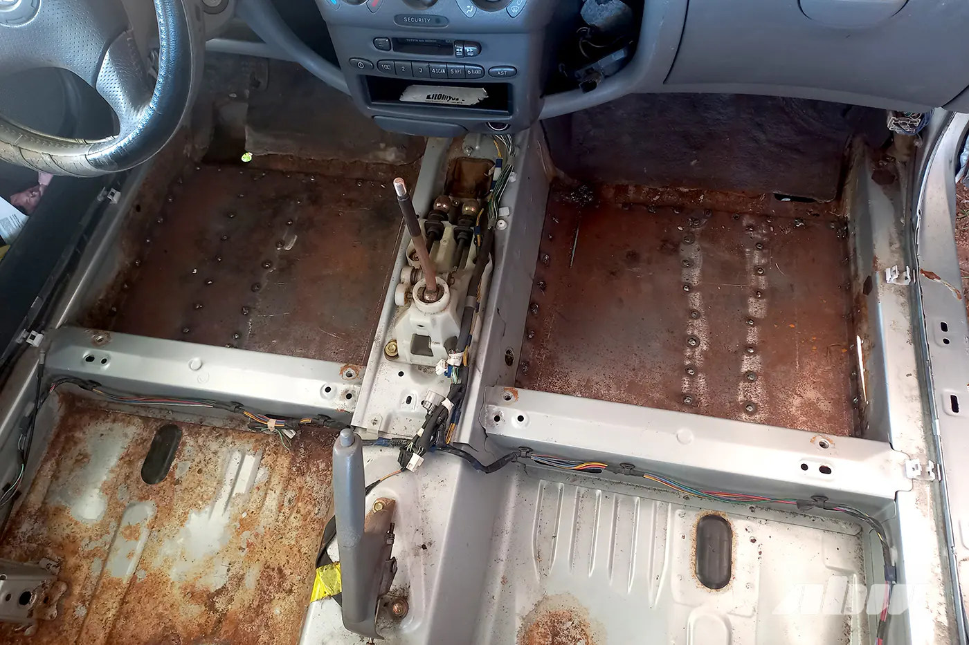 Разбираем старенькую Toyota за 5400 рублей: вот что увидели и сколько уже потратили