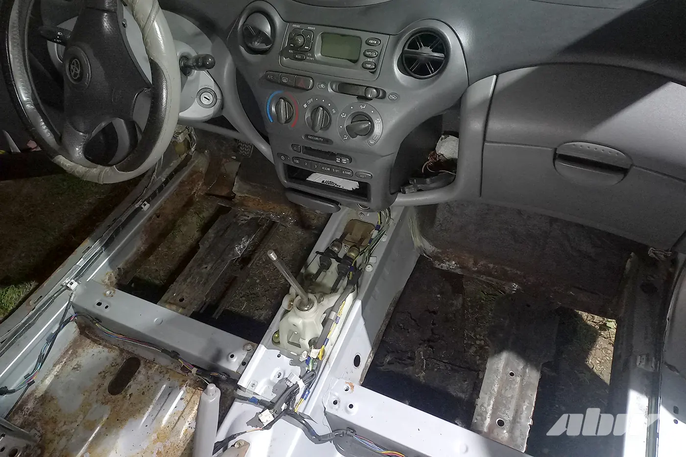 Разбираем старенькую Toyota за 5400 рублей: вот что увидели и сколько уже потратили