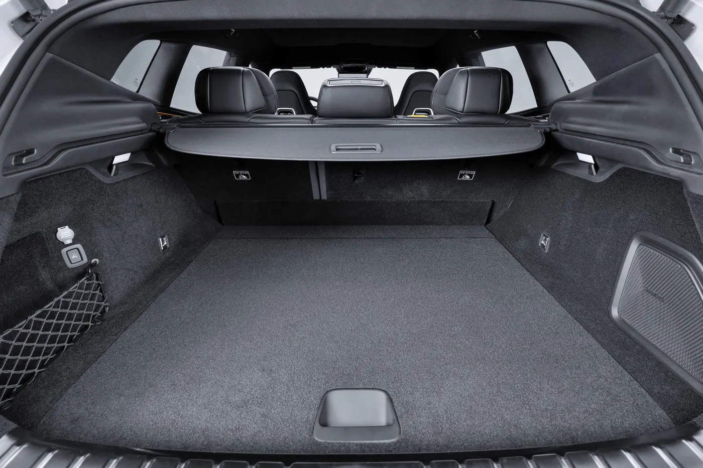У Polestar 4 появилась новая модификация: показан кросс-универсал