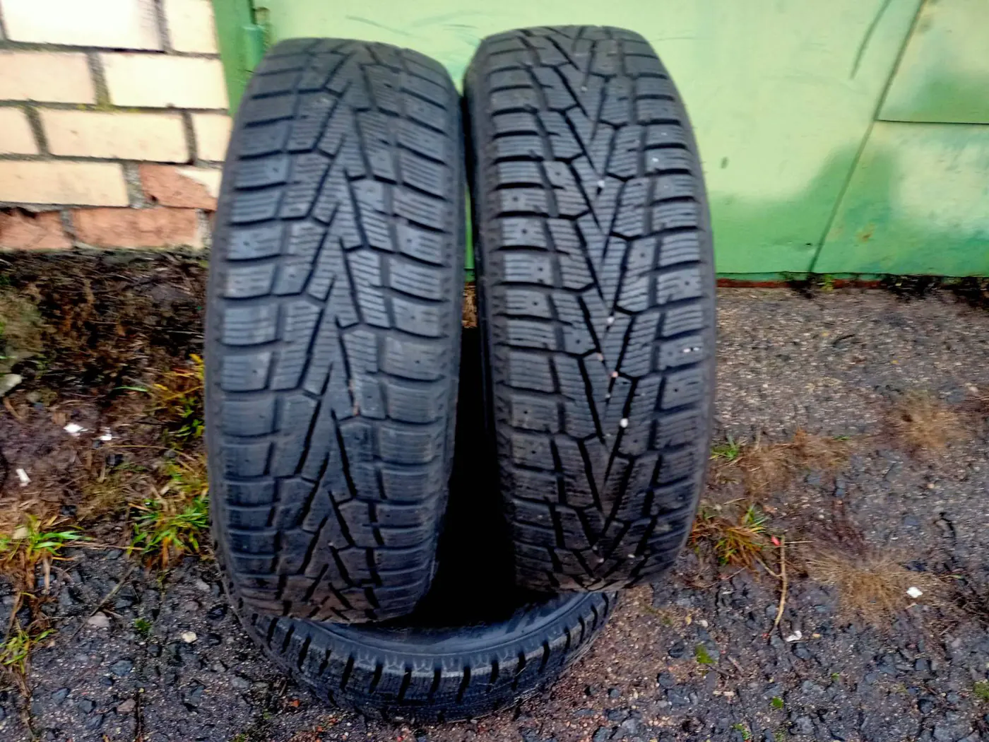 R16 205 60 Roadstone вингуард