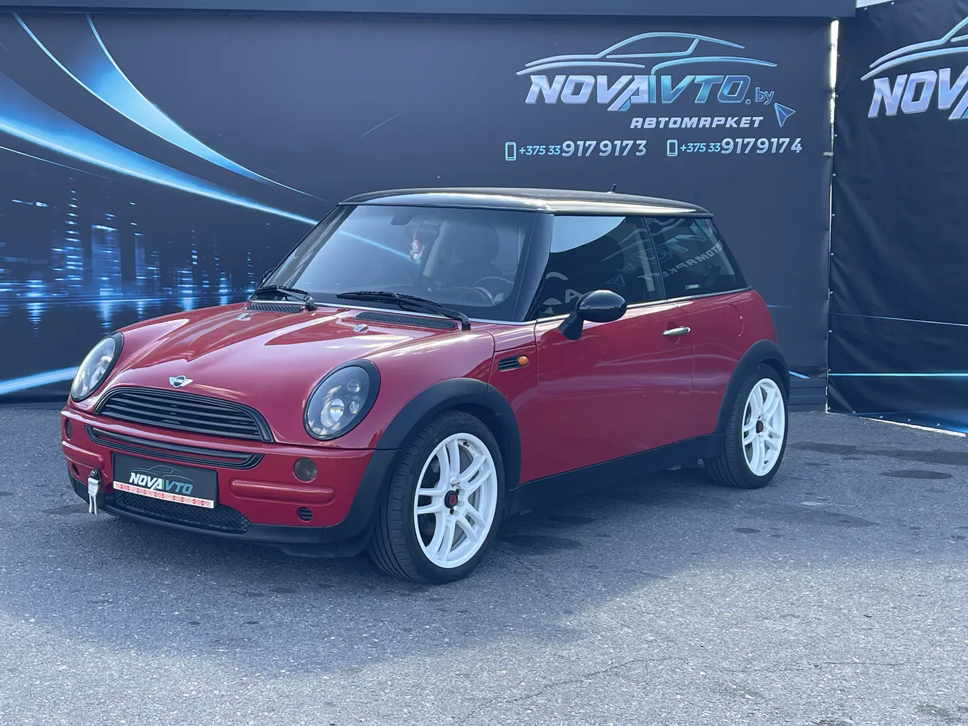 MINI Cooper I (R50), 2003