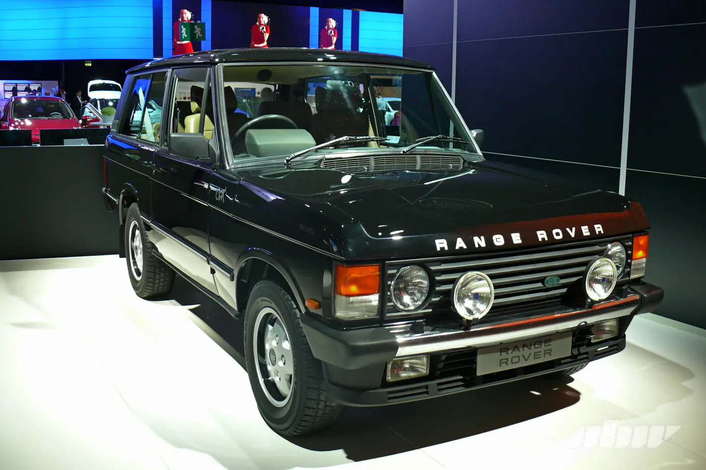 Роскошный и с большой батареей: электрический Range Rover наконец-то готов