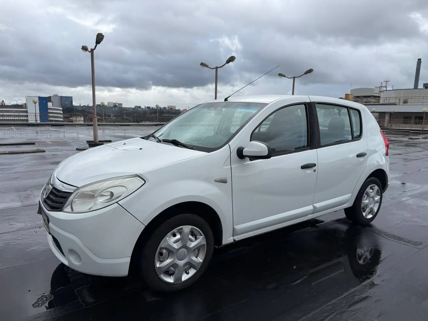 Dacia Sandero I, 2009
