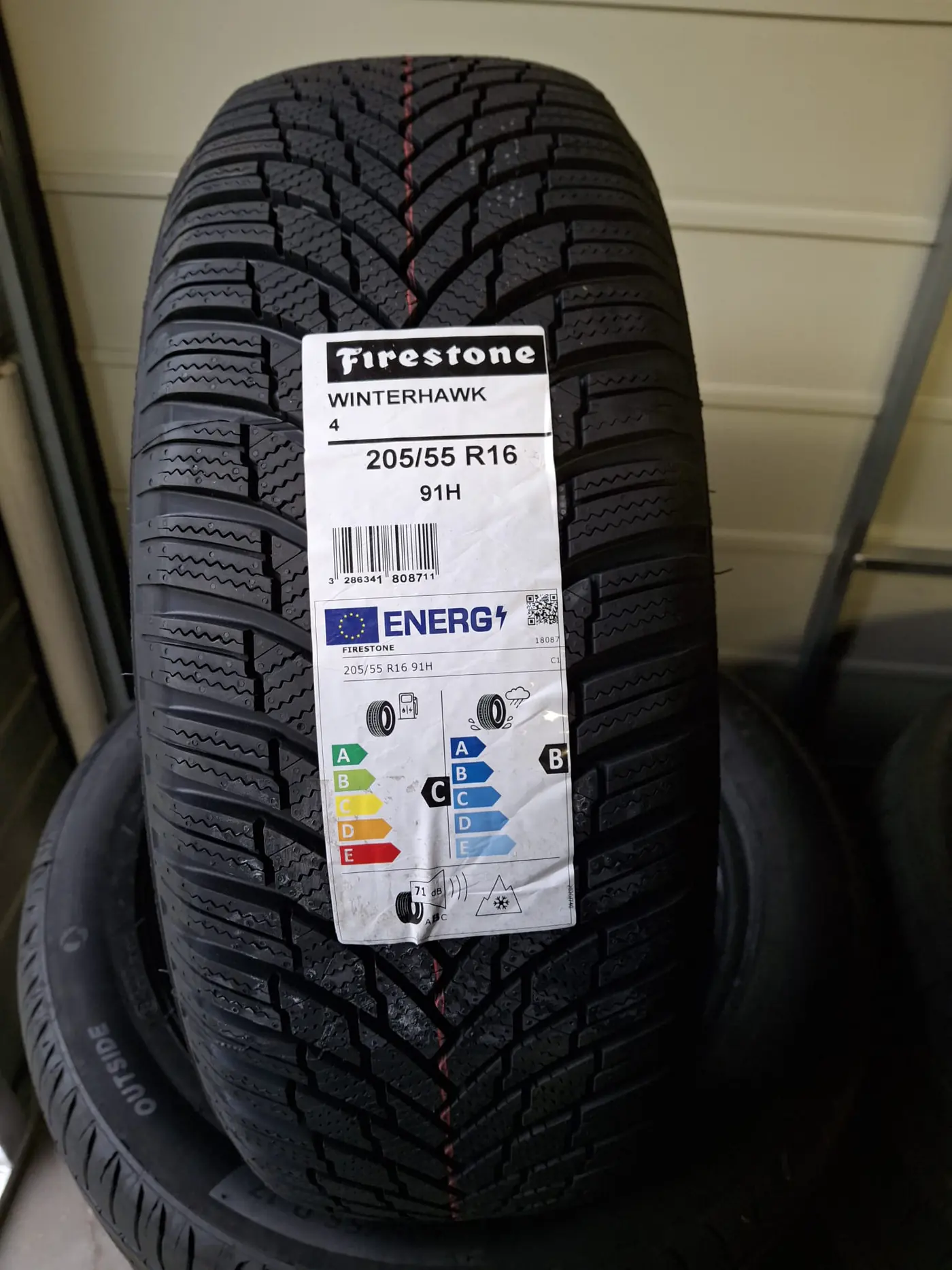 R16 205 55 Firestone WinterHawk 4
