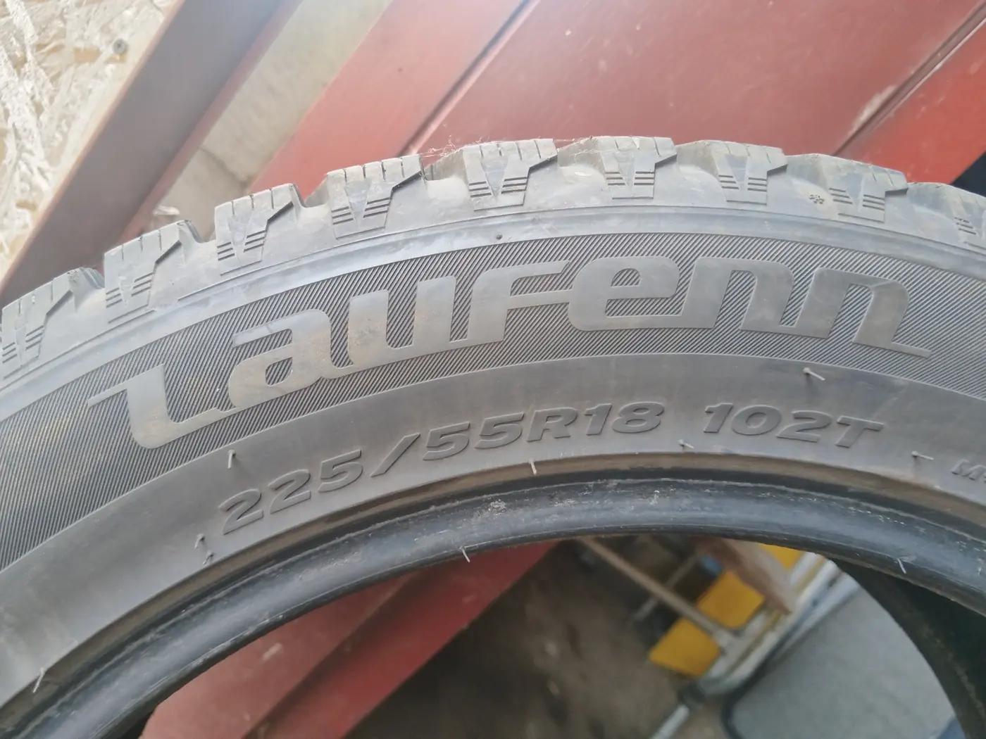 R18 225 55 Laufenn FIT ICE