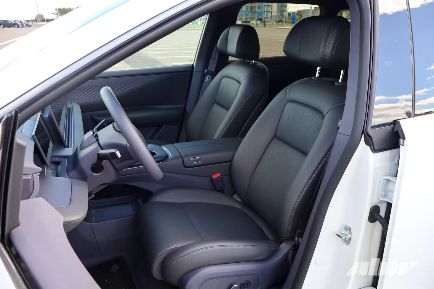 Music box: тест-драйв Nissan NX8