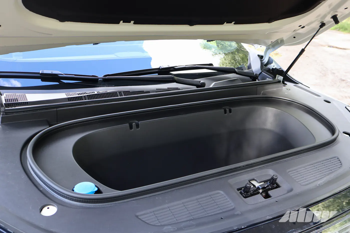 Music box: тест-драйв Nissan NX8