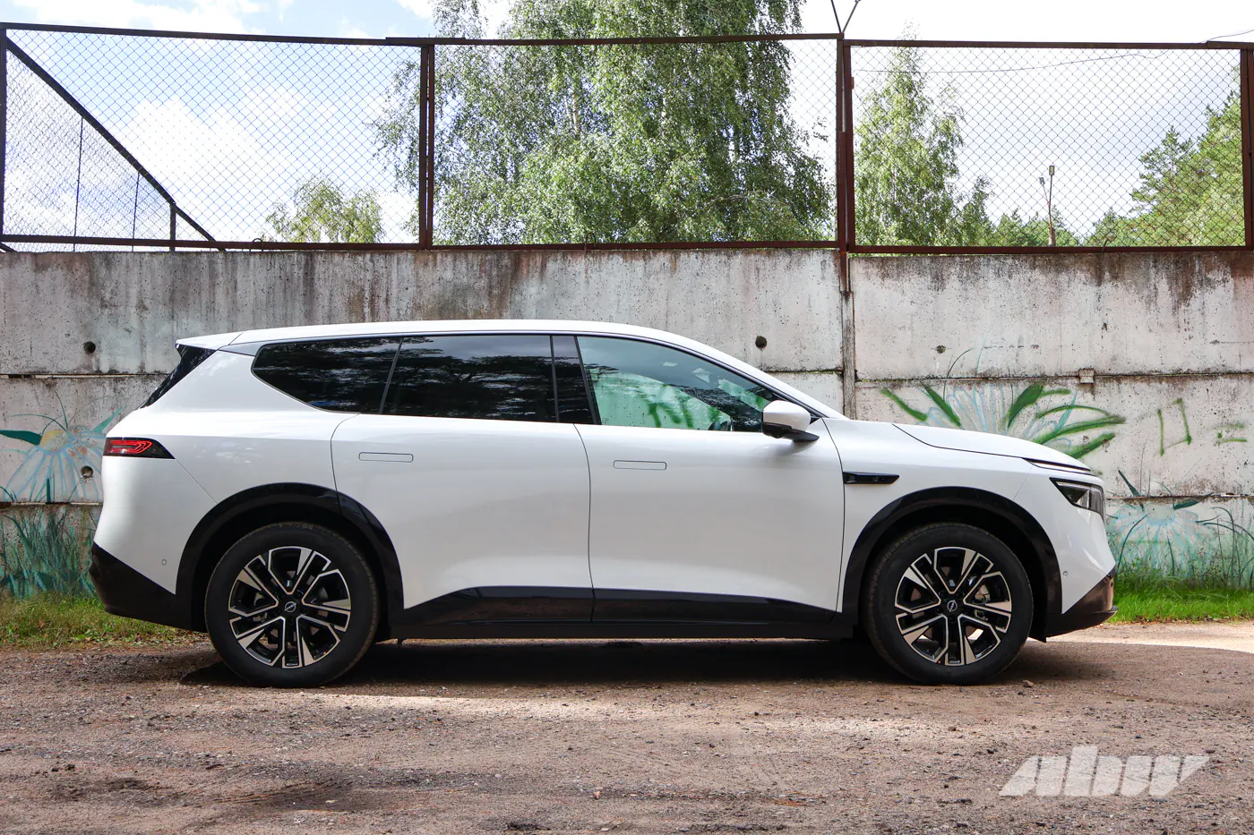 Music box: тест-драйв Nissan NX8