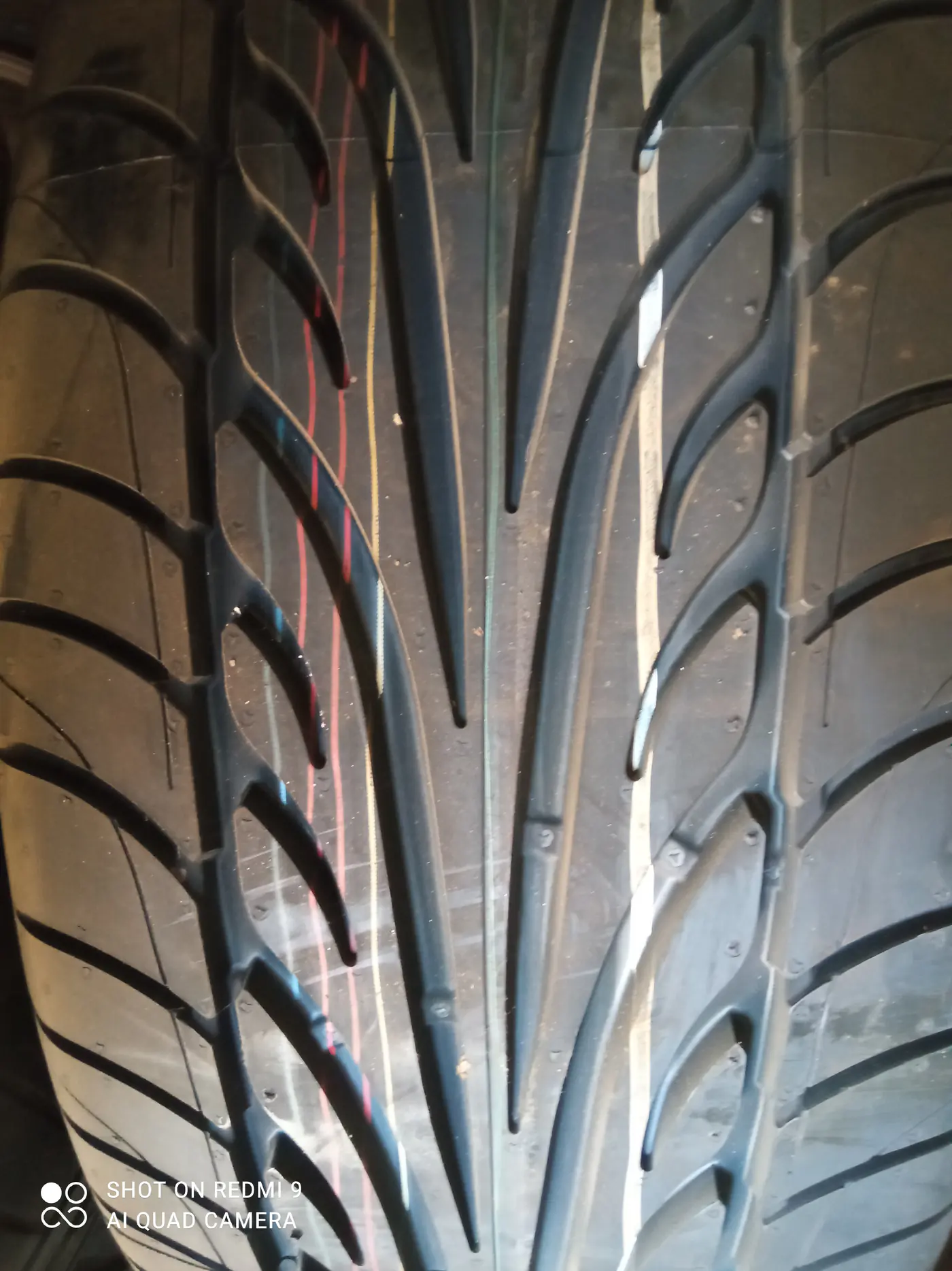 R18 235 50 Dunlop 9000