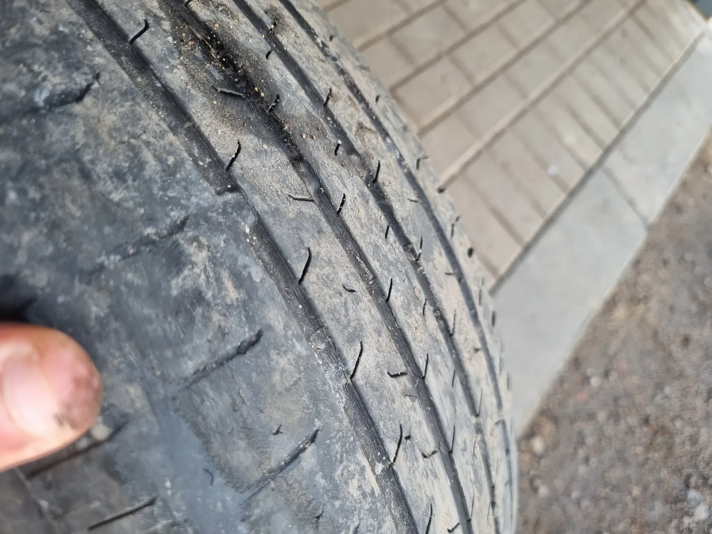 R16 215 60 Continental другая
