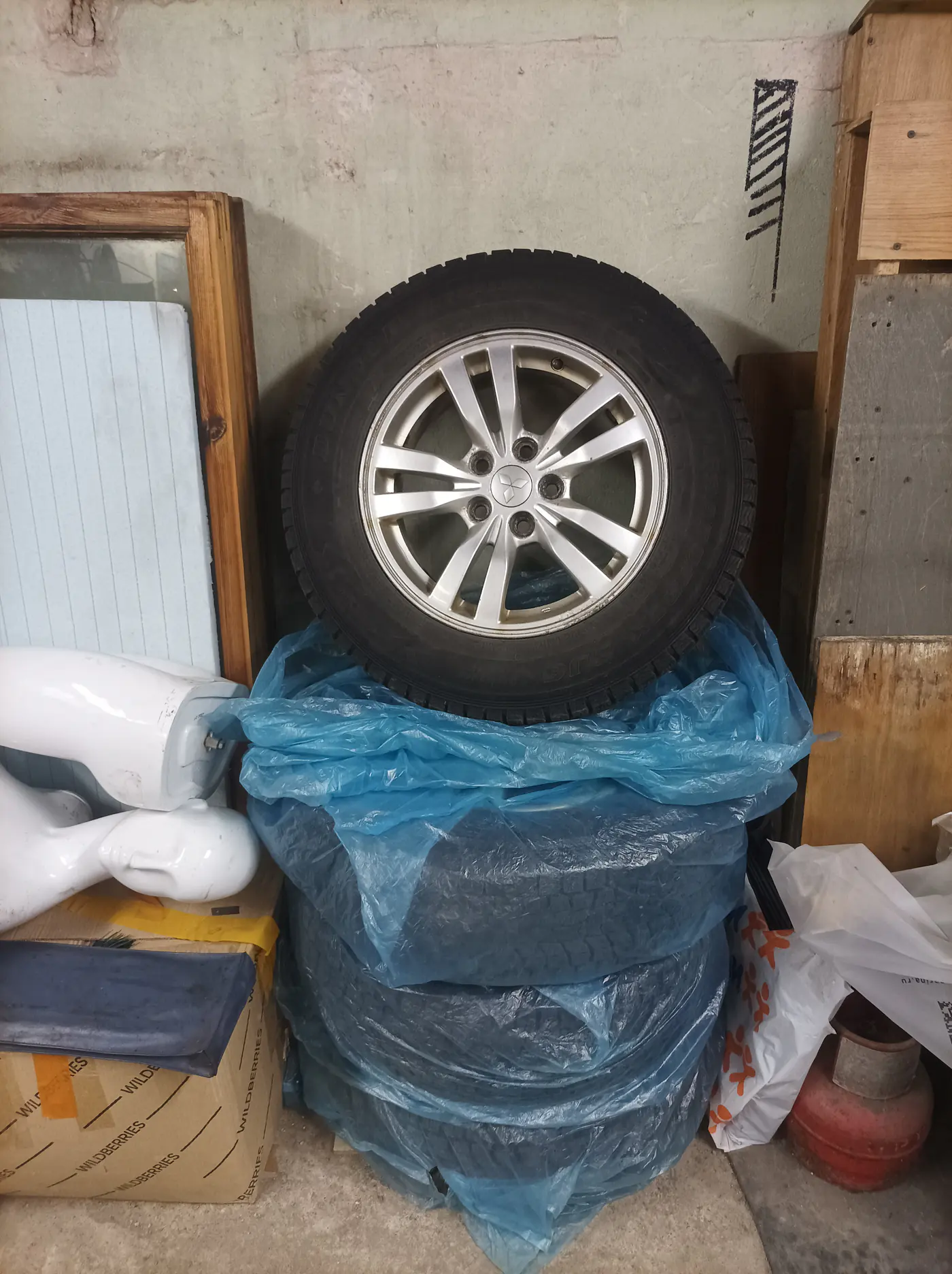 R16 215 70 Dunlop зимние