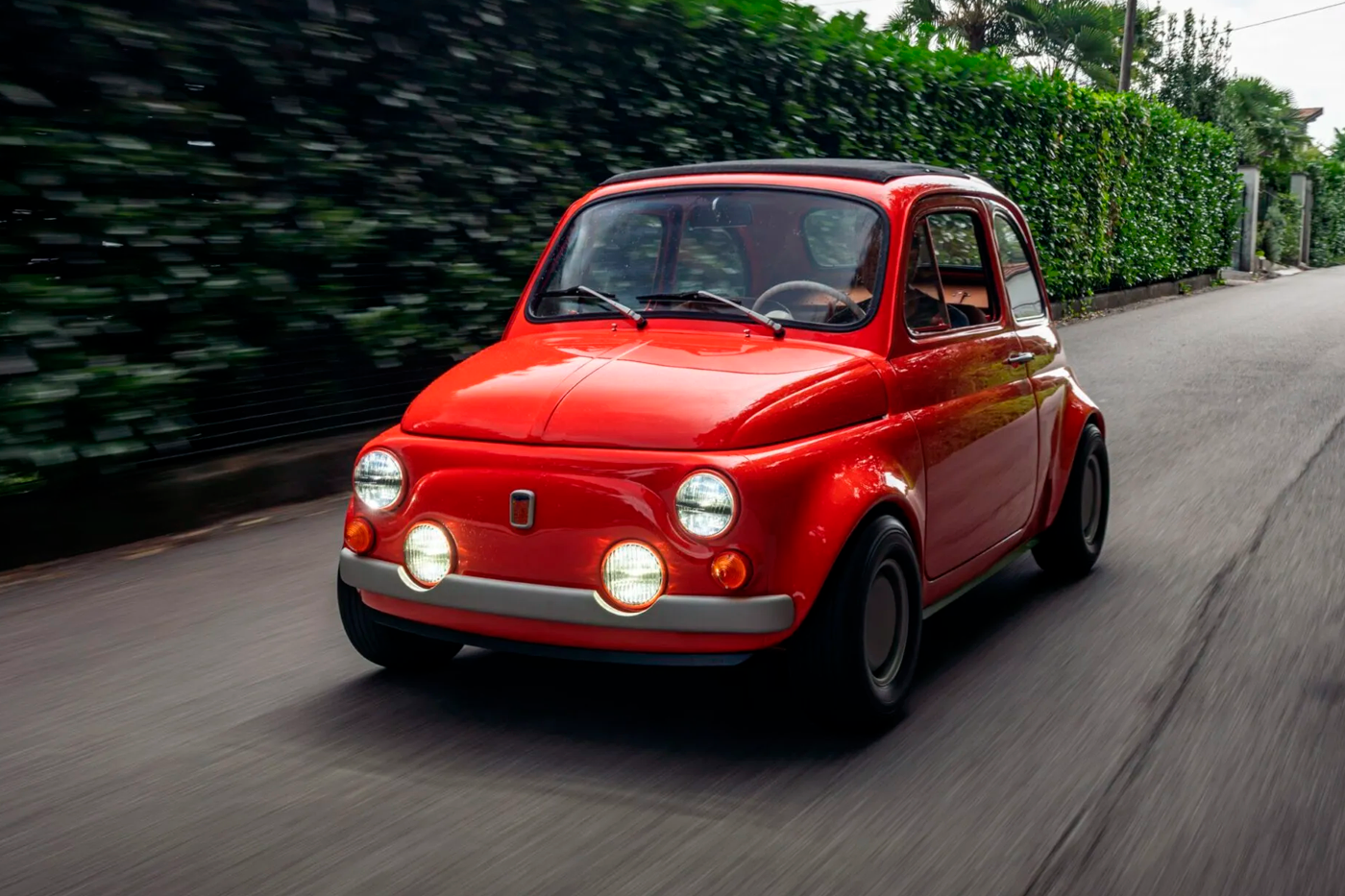 Британцы показали безумно дорогой рестомод на базе Fiat 500