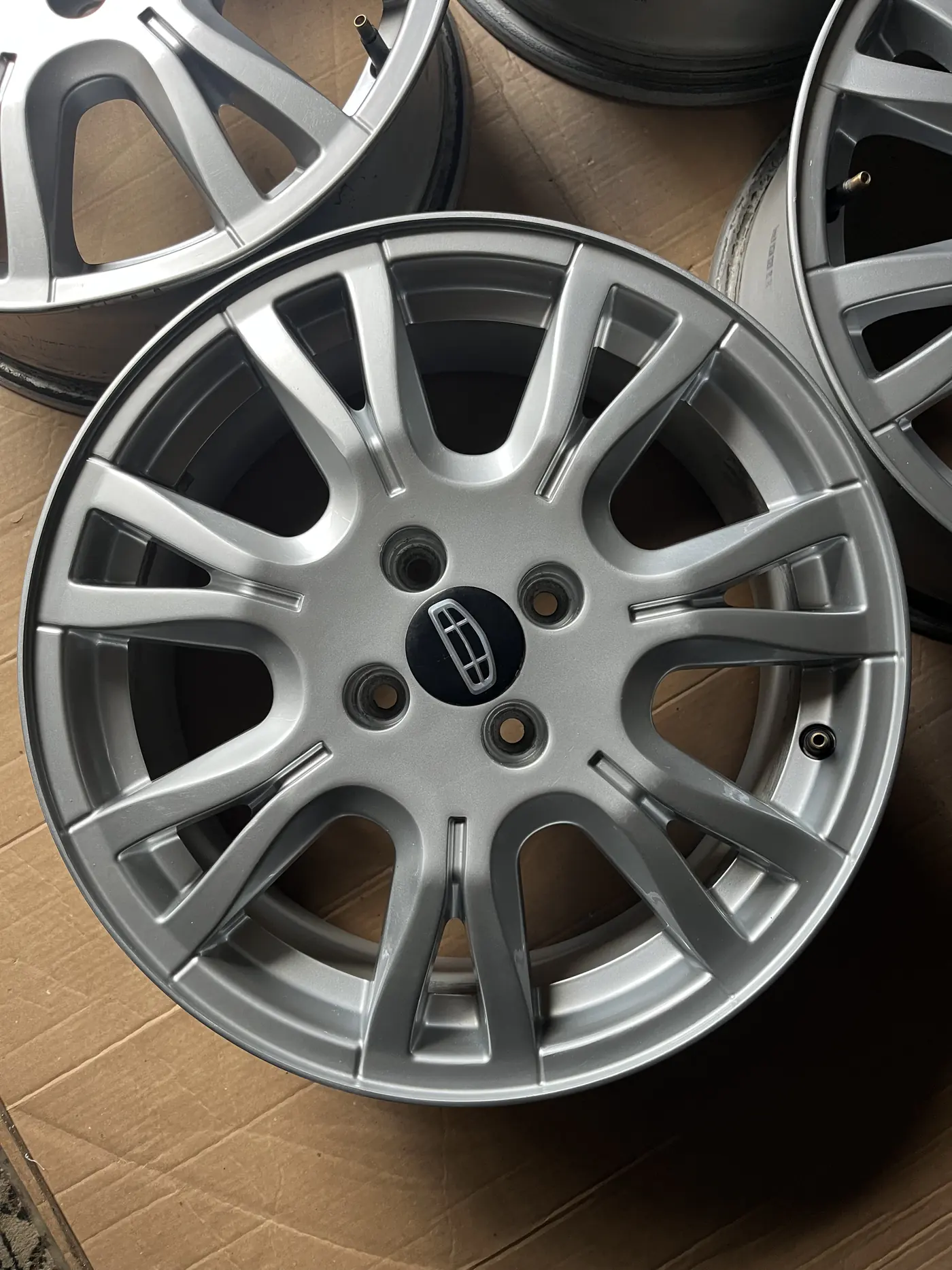 6.5xR16 4 100 ET45 DIA54.1 к Geely EX2