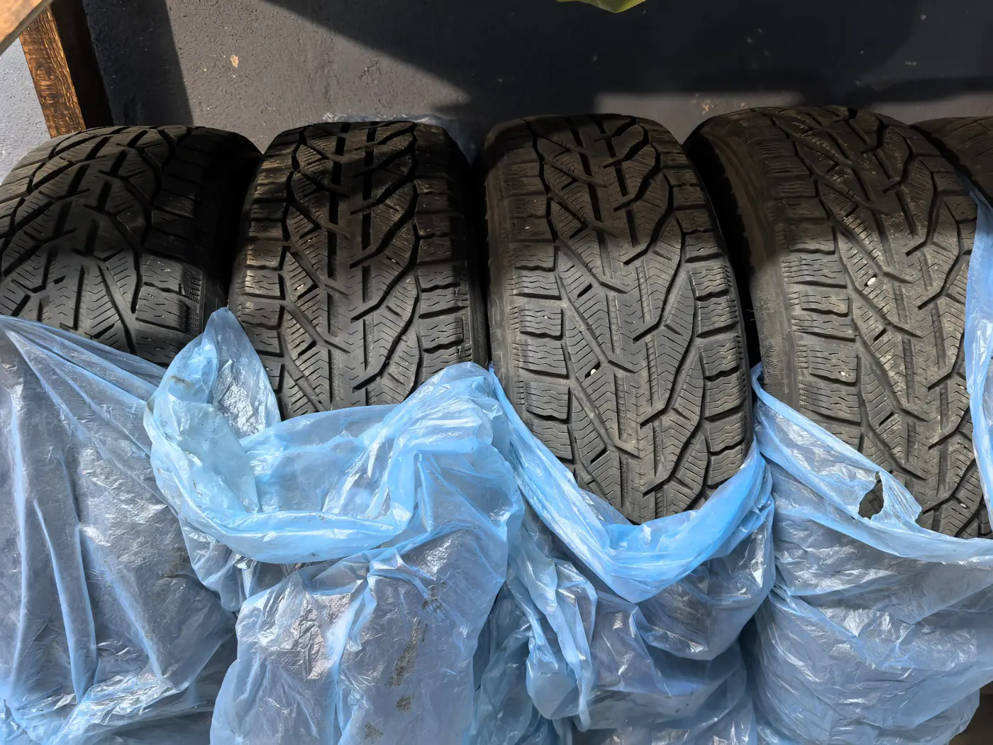 R18 215 65 Tigar suv winter