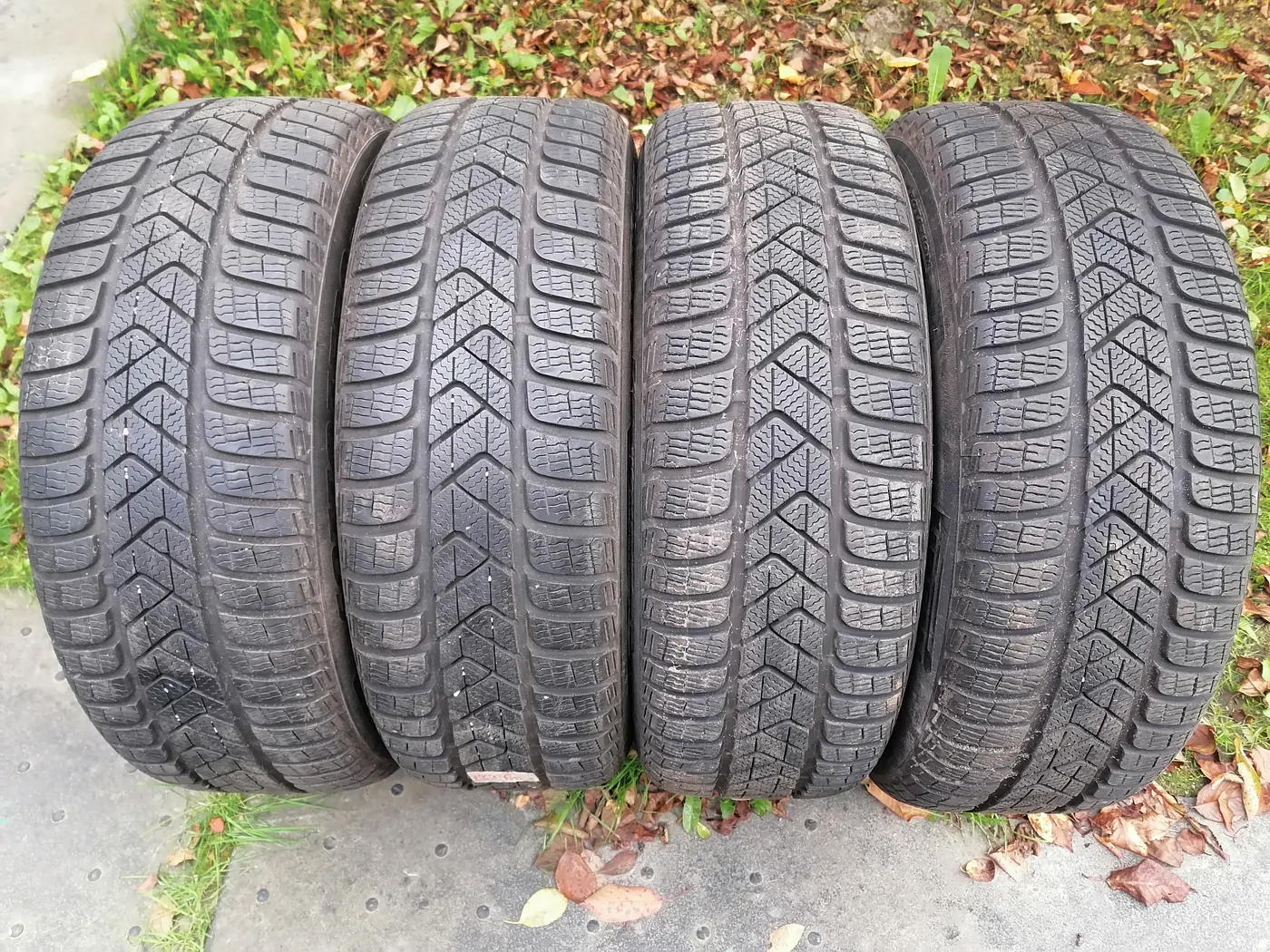 R17 215 55 Pirelli Sottozero 3 Winter