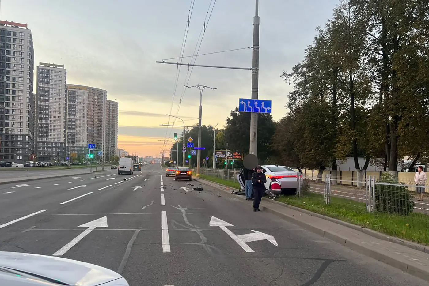 В Минске BYD въехал в столб: предположительно, водитель уснул за рулем