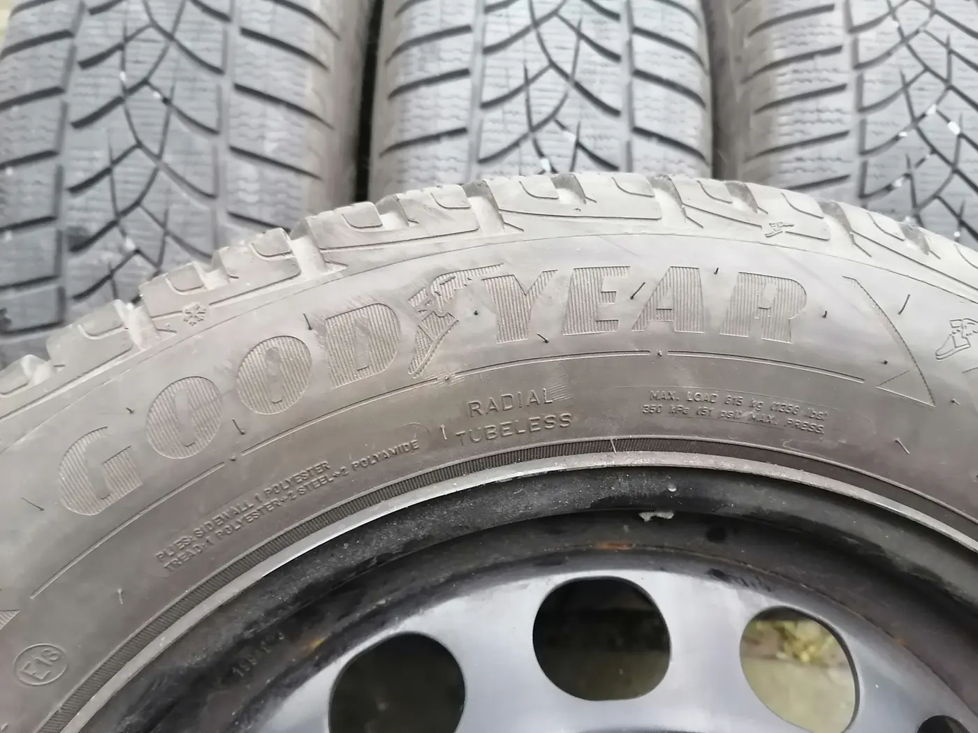 R16 205 55 Goodyear Ultra Grip Performance Gen-1