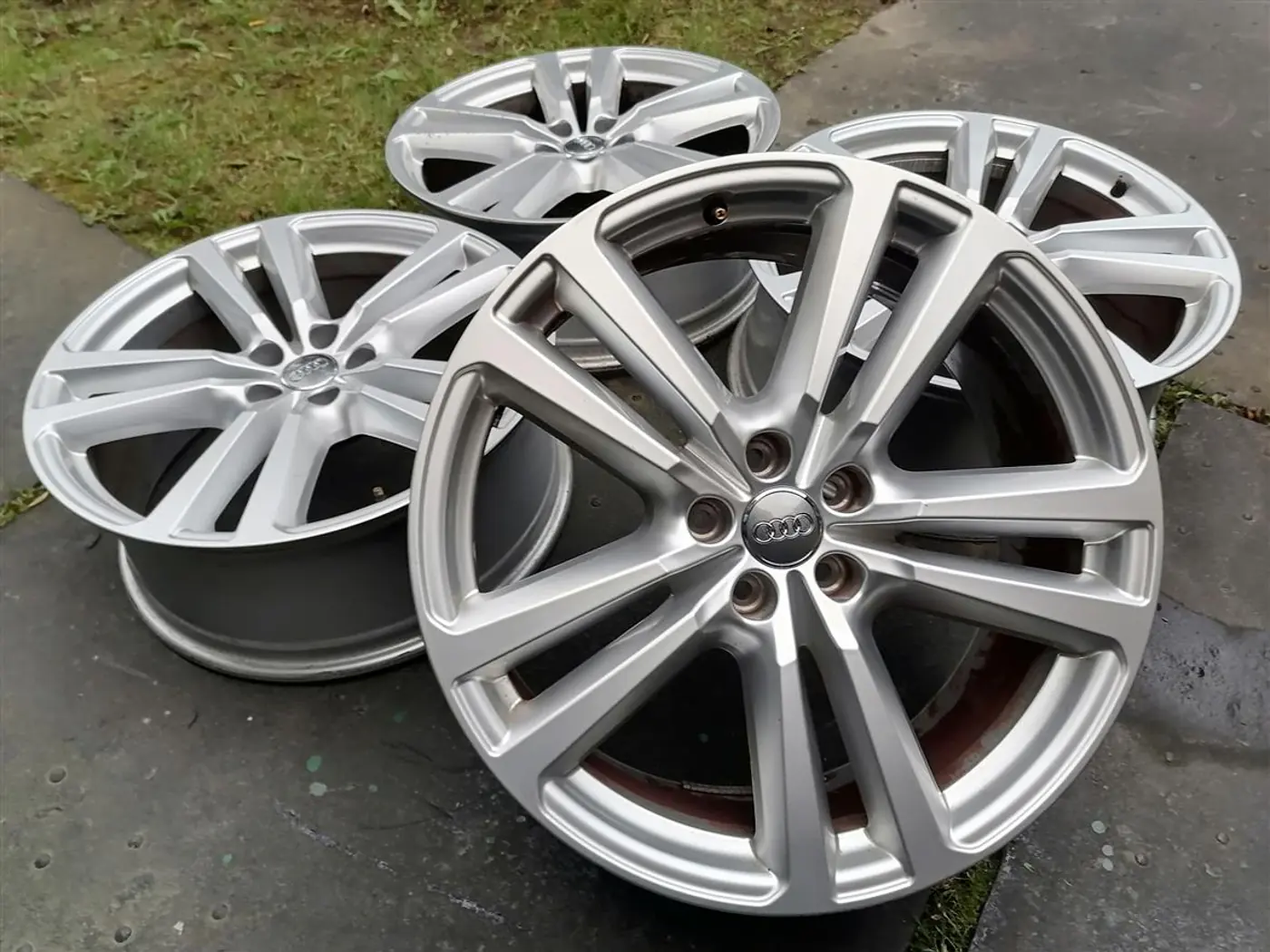 8xR20 5 112 ET28 DIA66.5 к Audi Q7