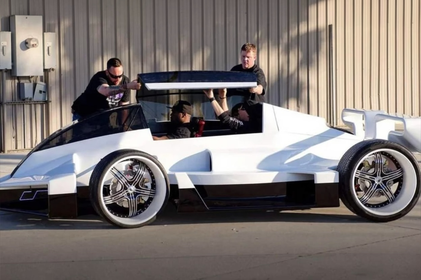 50 Cent расстался с уникальным автомобилем, созданным по его идее