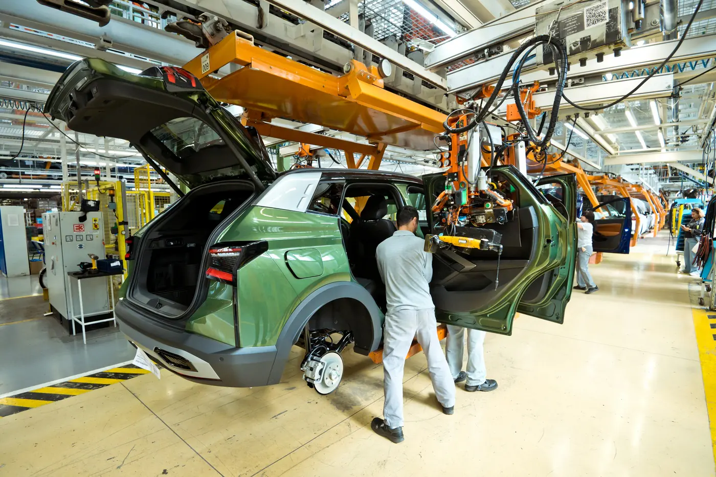 «Азимут» пошел: первые подробности о серийном кроссовере LADA на платформе Vesta