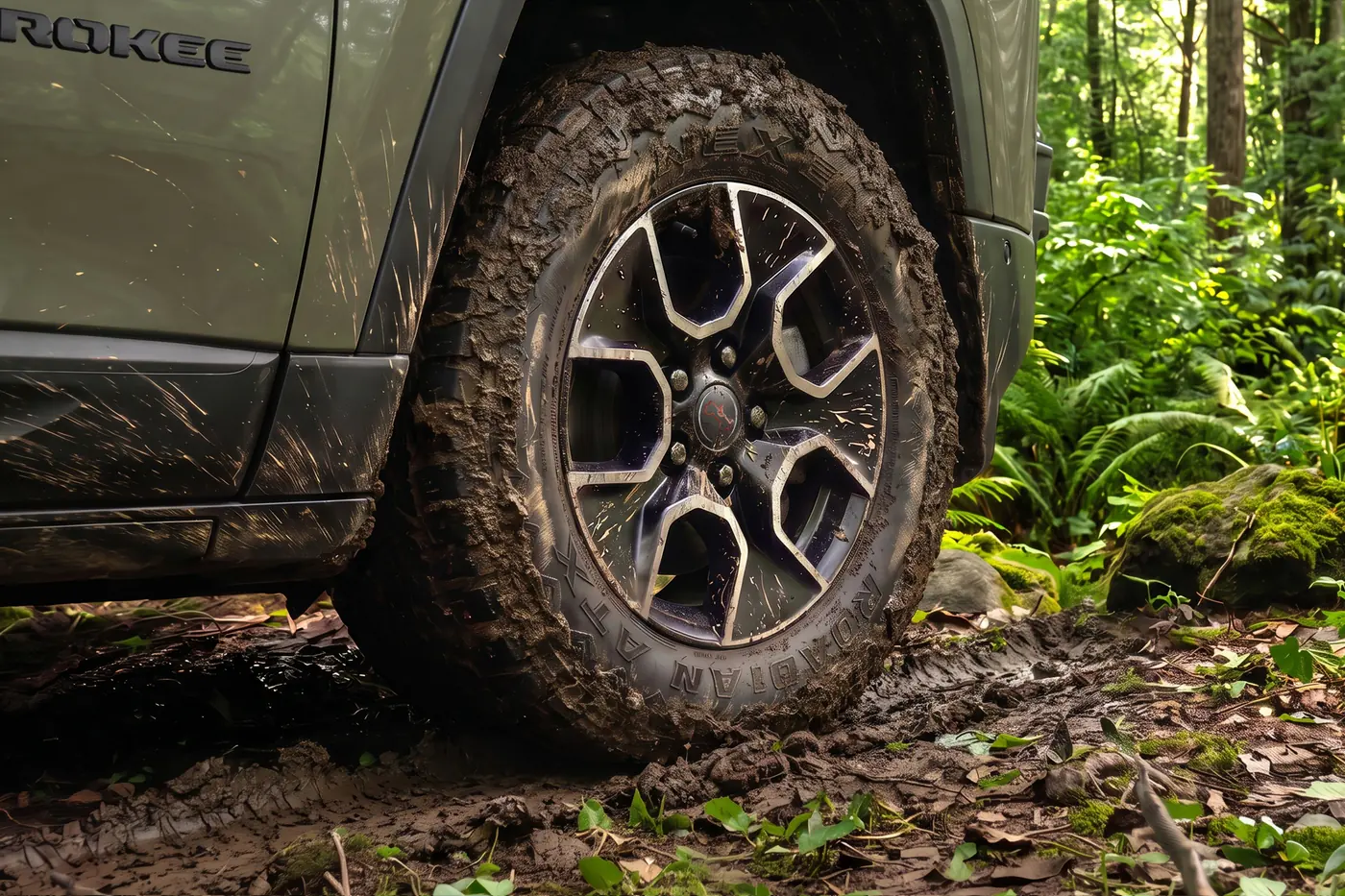 Jeep Cherokee обзавелся внедорожным исполнением Trailhawk