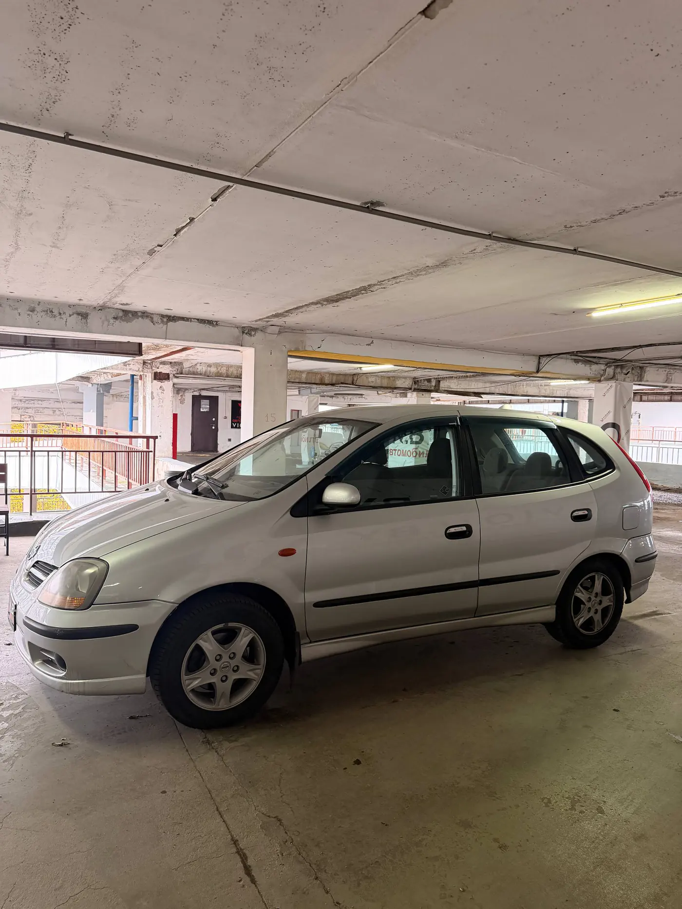 Nissan Almera Tino I, 2001