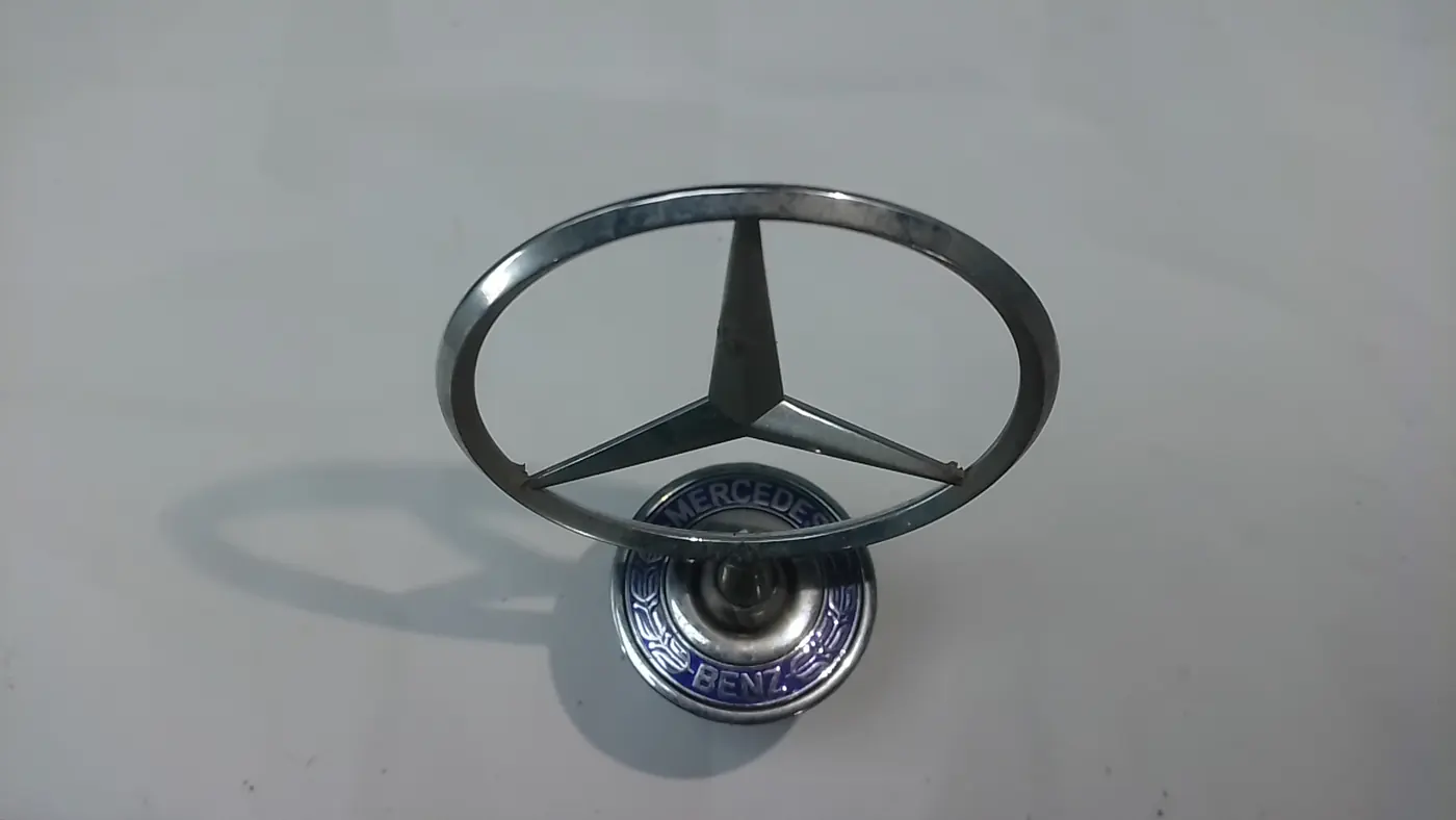 Эмблема к Mercedes-Benz E-klasse 2003