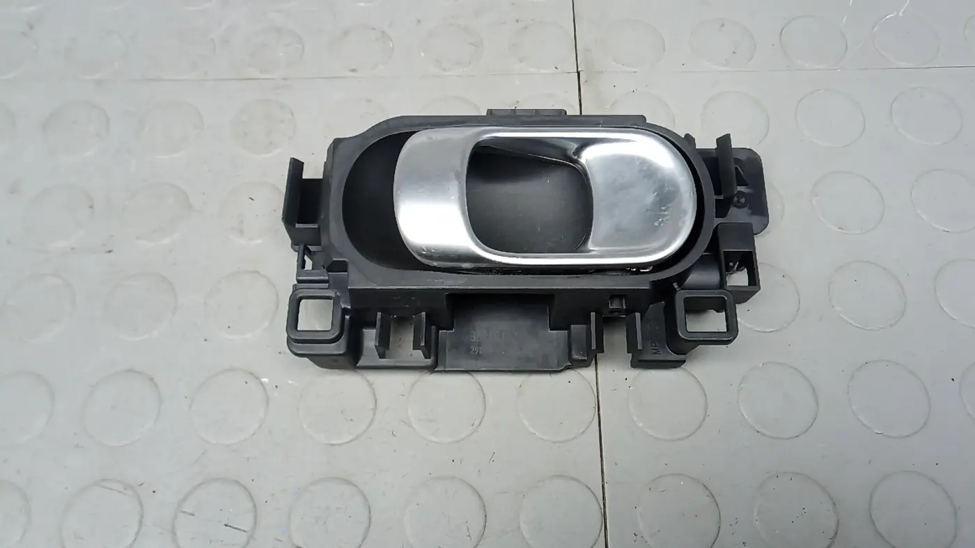 Ручка внутренняя передняя правая к Citroen C3 Aircross 2019