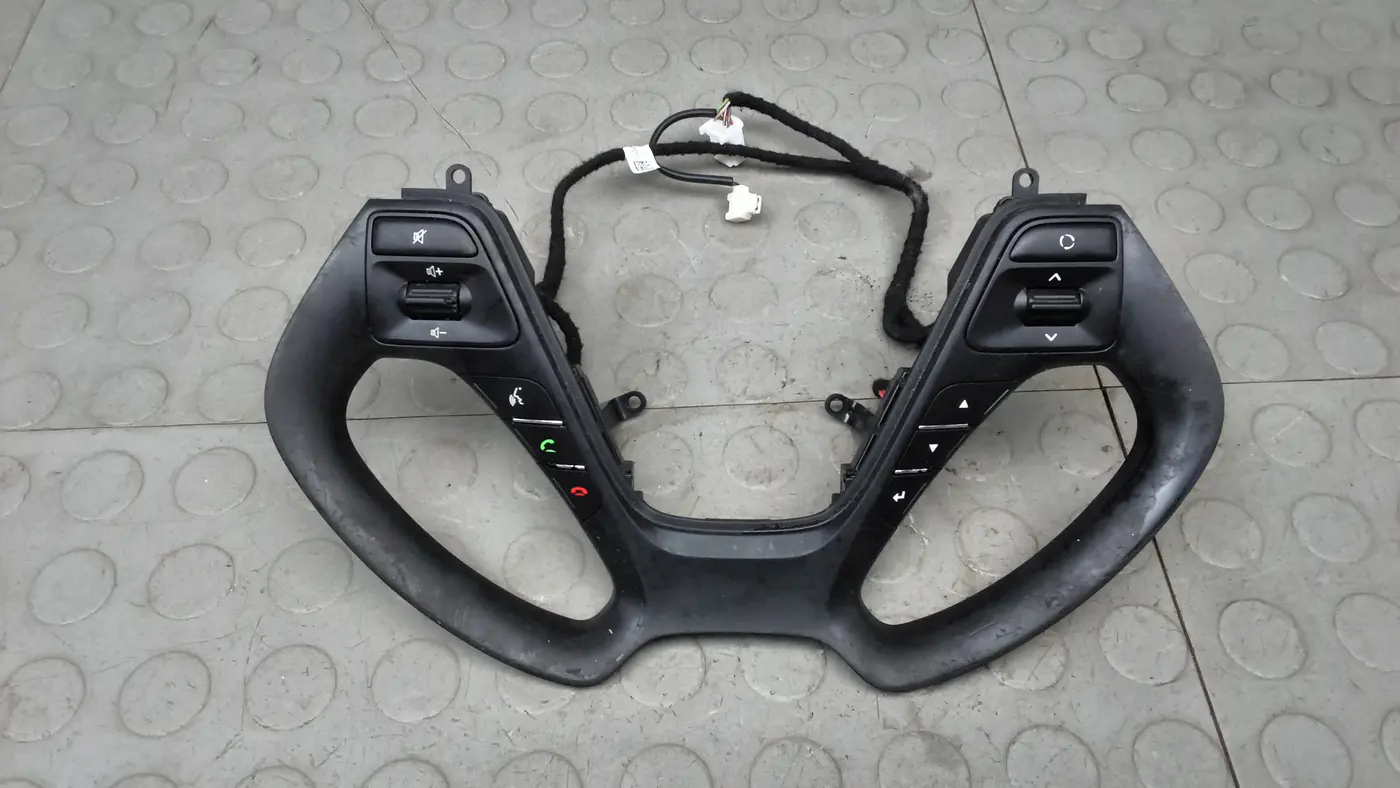 Кнопки руля к Kia Ceed 2013