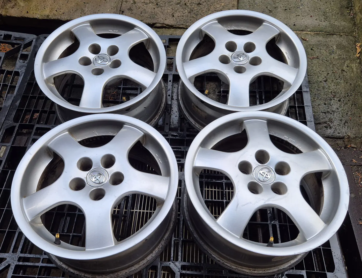 7xR15 Prius 100  DIA64.1 к Toyota