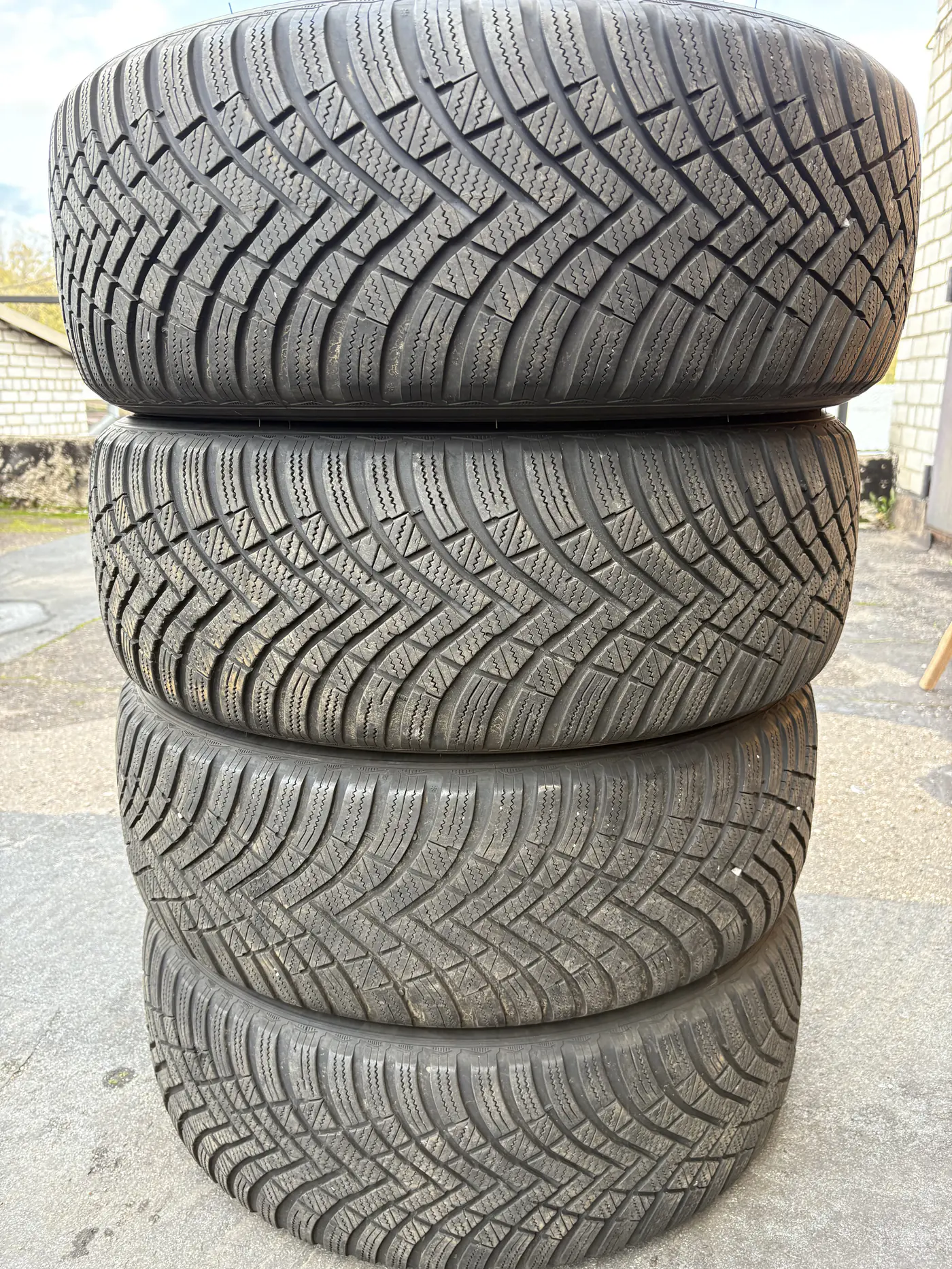 R17 225 55 Hankook Winter Icept RS3