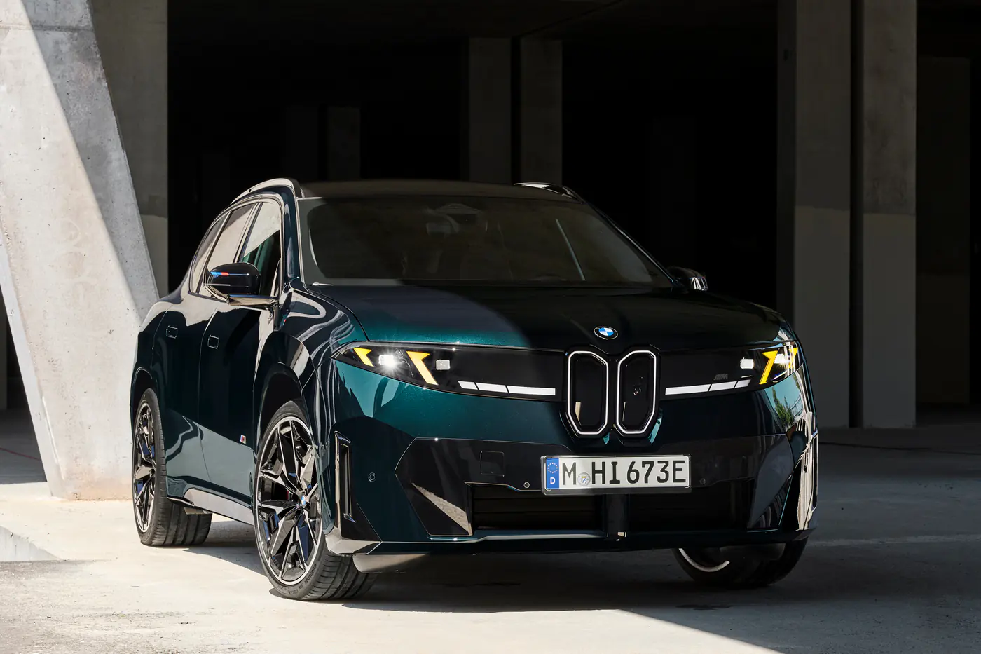 «Шестидесятый»: представлен самый мощный и быстрый вариант кроссовера BMW iX3
