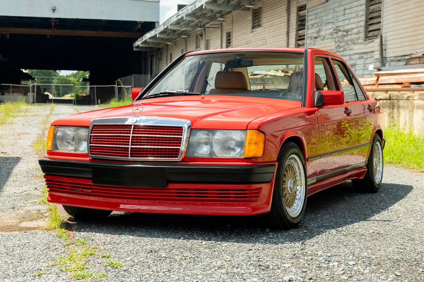 Уникальный Mercedes 190E с тюнингом Callaway продали по неожиданно низкой цене