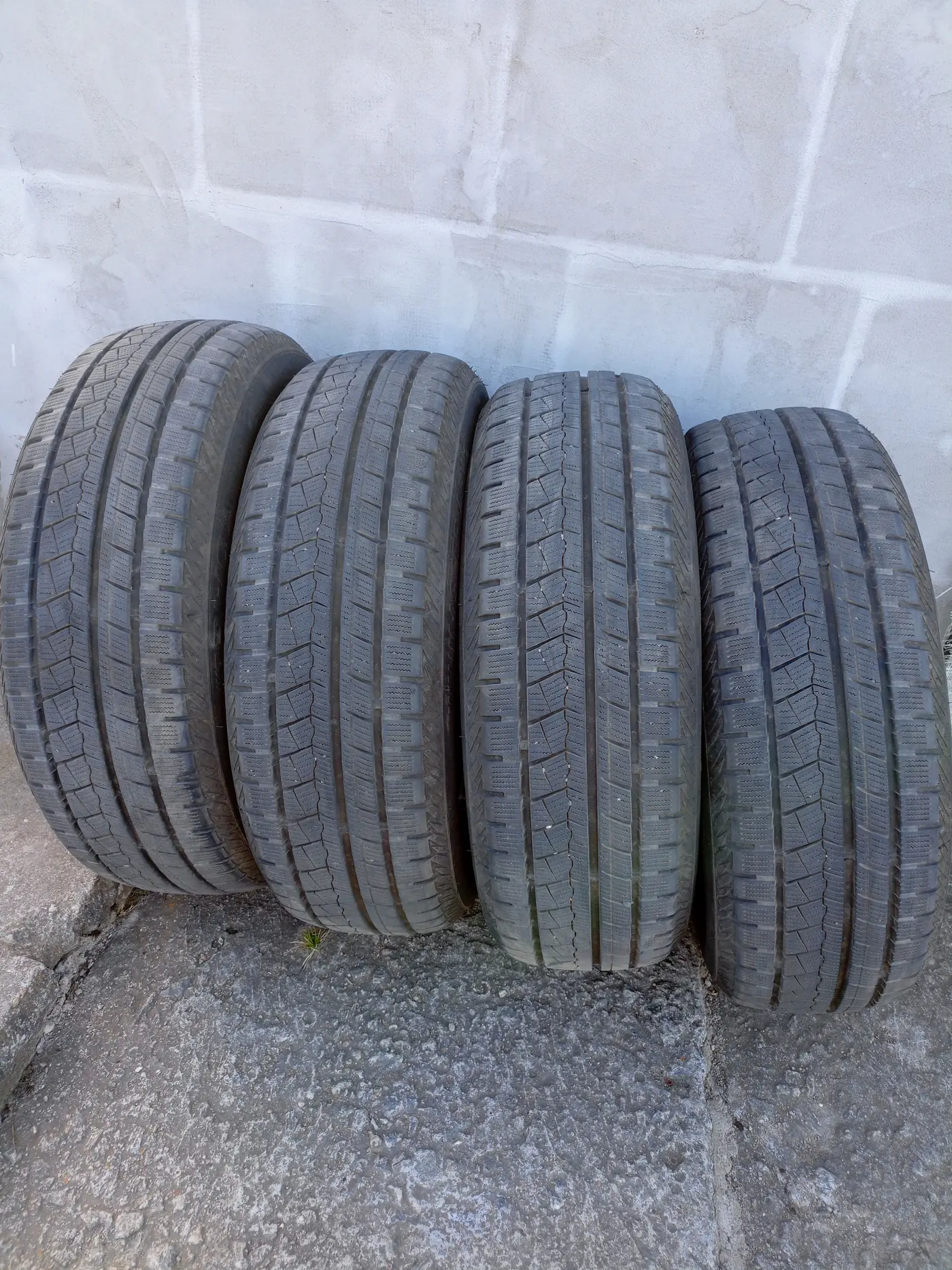 R18 225 60 Arivo Winmaster ARW2