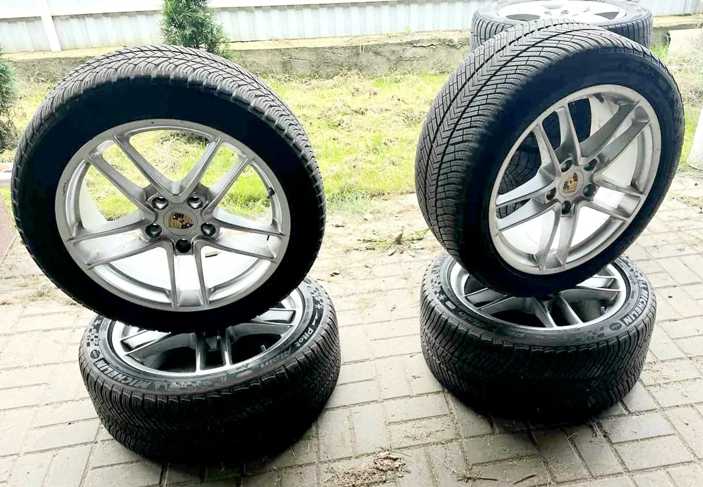 9xR19 5 130 ET60 DIA71.6 к Porsche Panamera