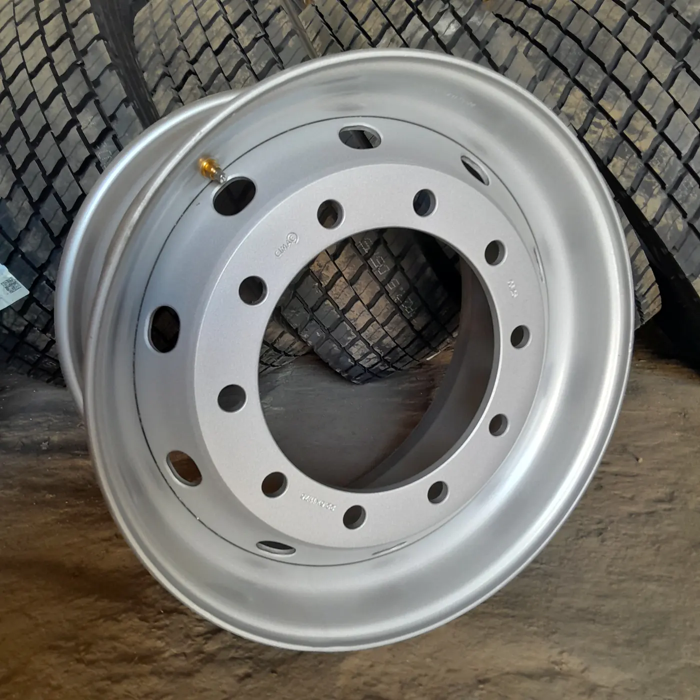 11.5xR22.5 10 335 ET122 DIA281 к DongFeng S30