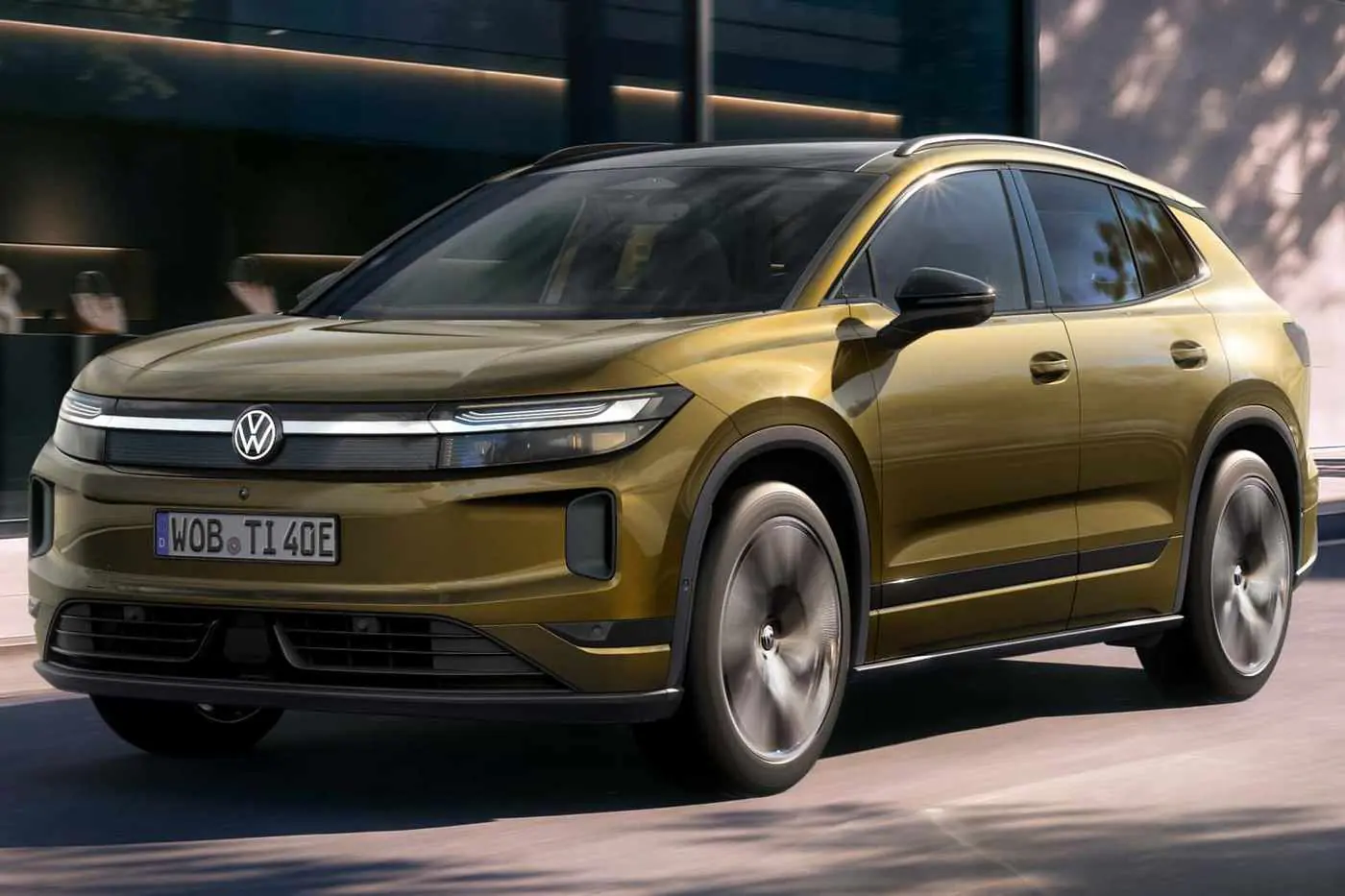 Раздвоение Volkswagen Tiguan: к кроссоверу с ДВС присоединяется электрокар