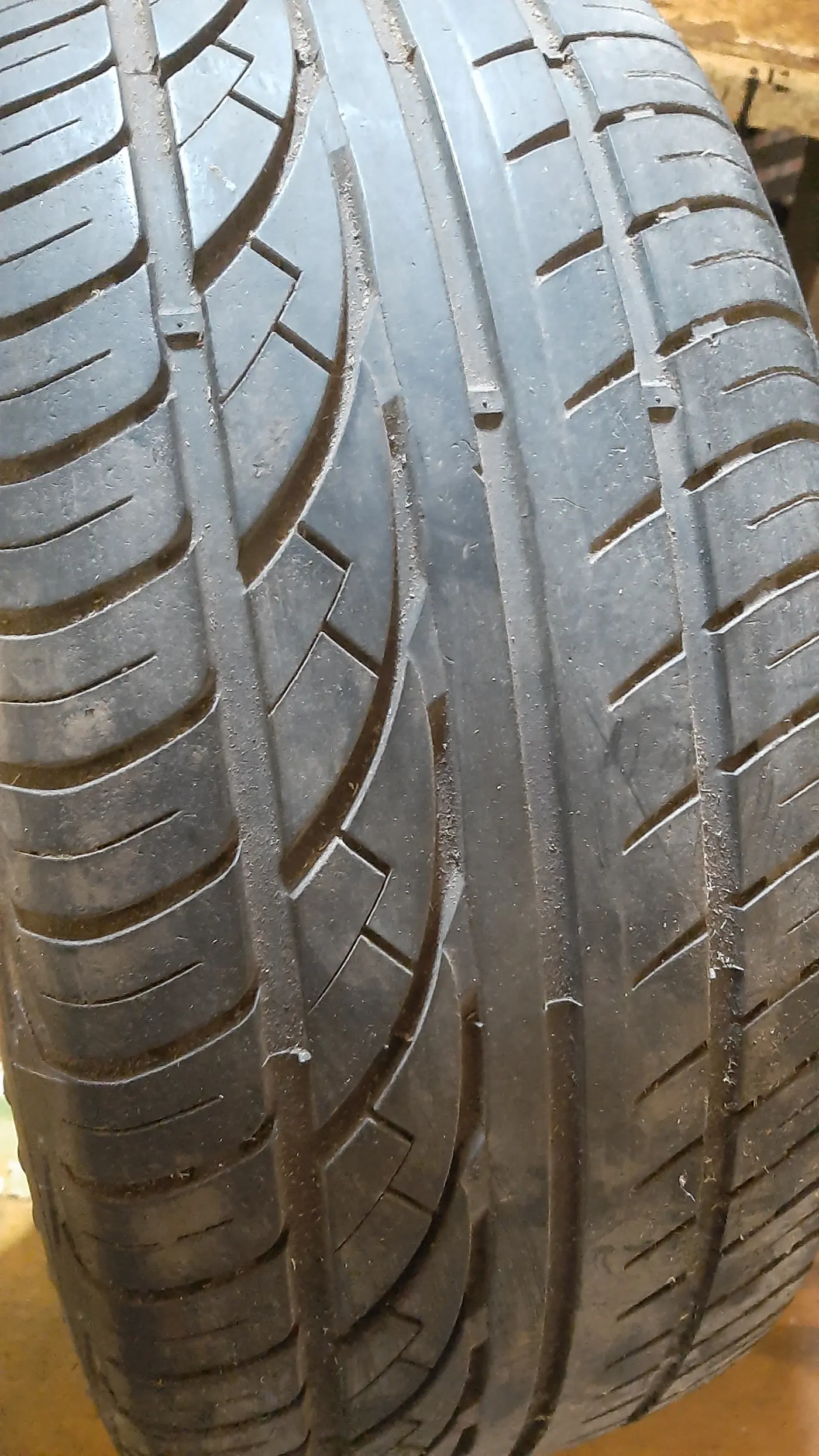 R16 215 55 Hankook K105